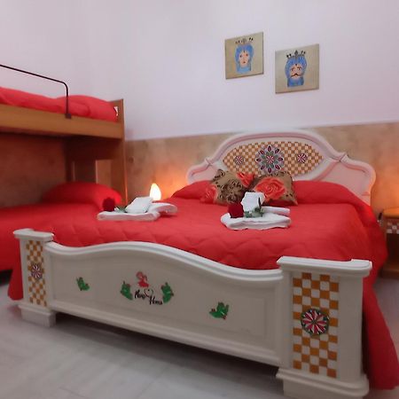 Mary Home - Casa Vacanza Taormina Værelse billede