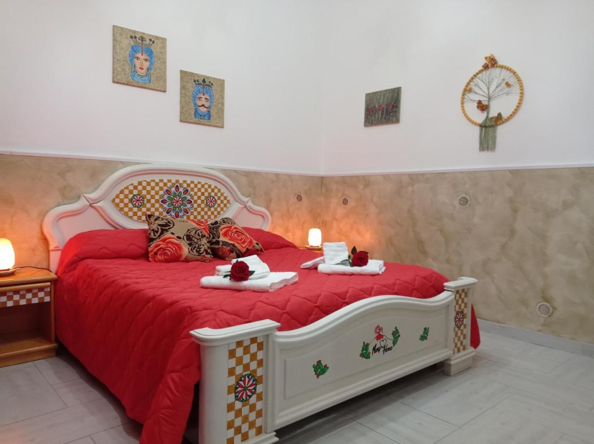 Mary Home - Casa Vacanza Taormina Værelse billede