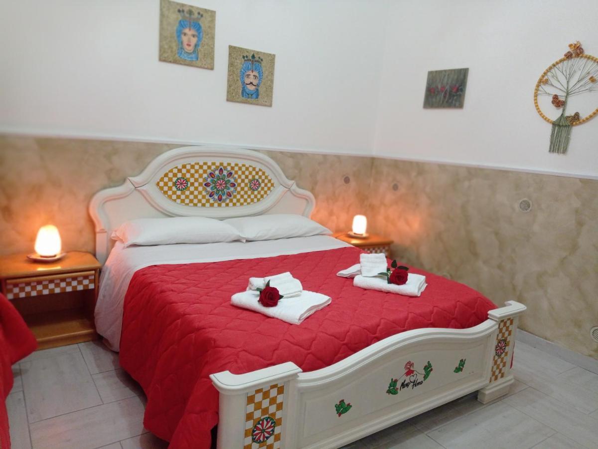 Mary Home - Casa Vacanza Taormina Værelse billede