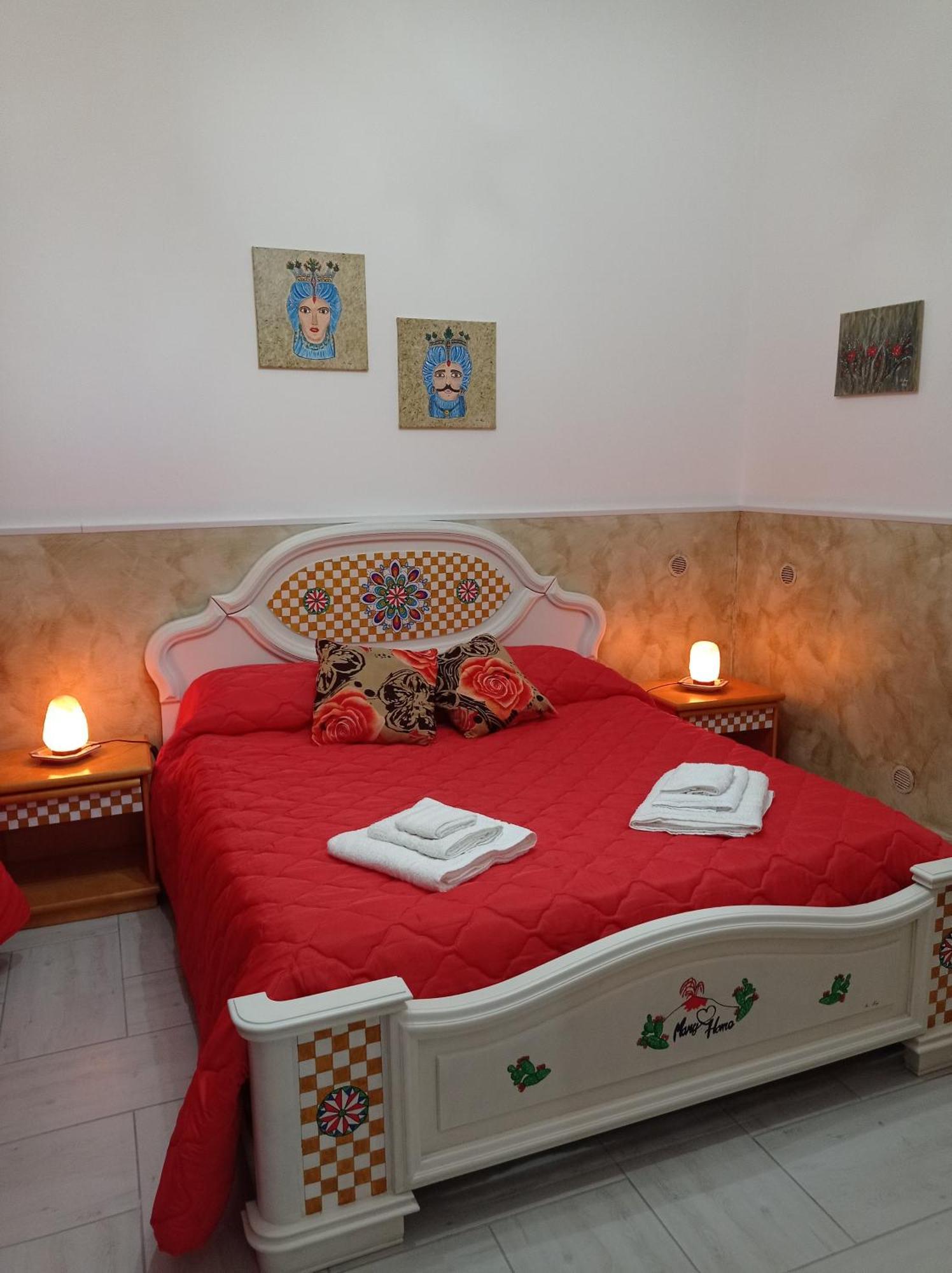 Mary Home - Casa Vacanza Taormina Værelse billede